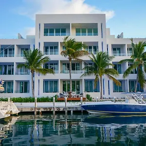 Zenza Boutique Hotel Turtle Cove